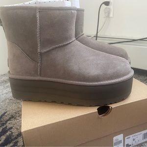 Ugg Australia classic mini platform  size 8